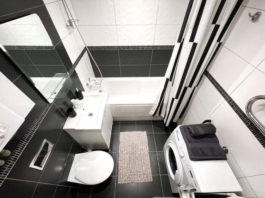 New Modern Apartments In The City Center ナルヴァ エクステリア 写真