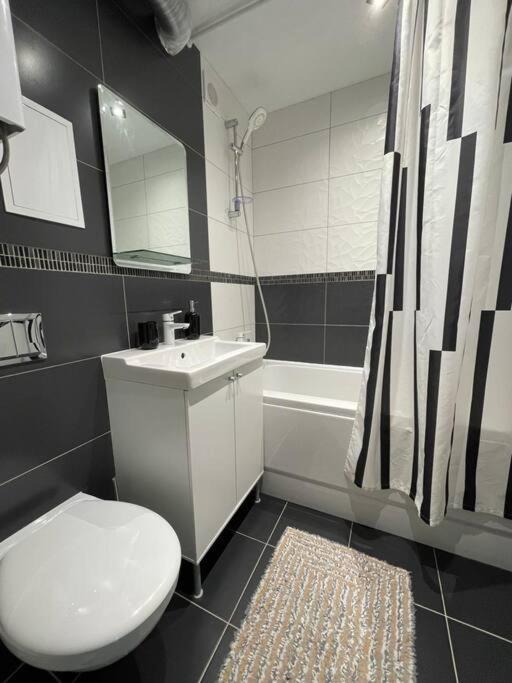 New Modern Apartments In The City Center ナルヴァ エクステリア 写真